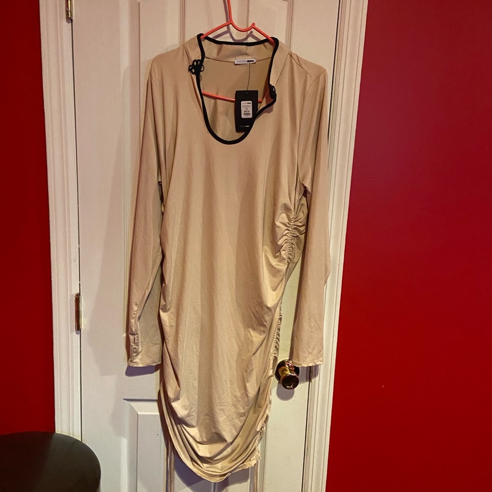 NWT ruched fashion nova dress